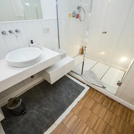 Apartment Sweet *
